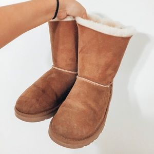 ugg boots only worn a couple time almost brand new